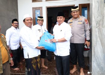 Rumah Warga Roboh Diterjang Cuaca Ekstrem, Bupati Tangerang Turun Langsung dan Perintahkan Dibangun Kembali Besok