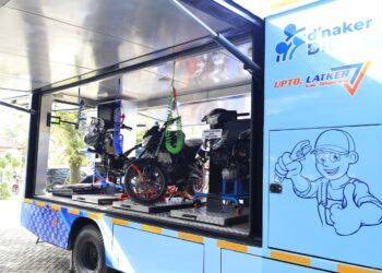 Bupati Tangerang Luncurkan Mobil Training Servis Motor dan Serahkan Bantuan Alat Service AC