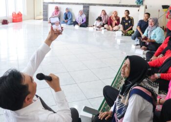 Wali Kota Tangsel Pastikan Bantuan Logistik bagi Warga Terdampak TPA Cipeucang