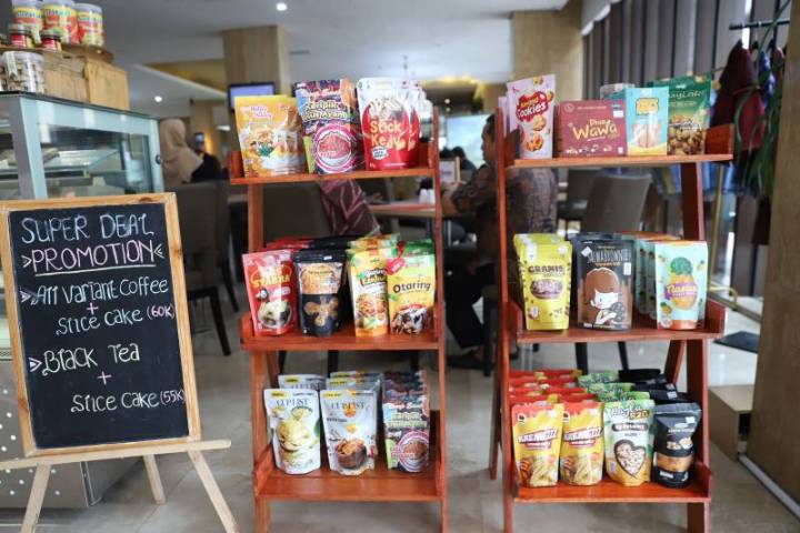 Bupati Tangerang Serahkan SK Kepala UPTD Puskesmas