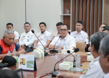 Bupati Tangerang Bantu Perbaiki Rumah Janda yang Roboh Diterjang Hujan dan Angin