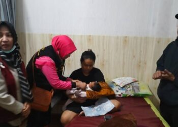 Bayi Lahir dengan Selamat di Tengah Kondisi Banjir di Kota Tangerang