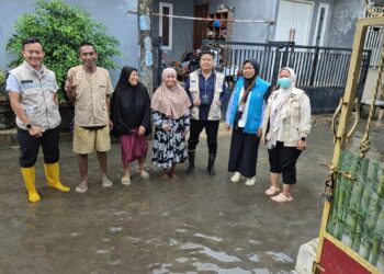 Dinkes Tangsel Berikan Pelayanan Kesehatan di 7 Titik Banjir