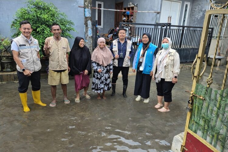 Dinkes Tangsel Berikan Pelayanan Kesehatan di 7 Titik Banjir