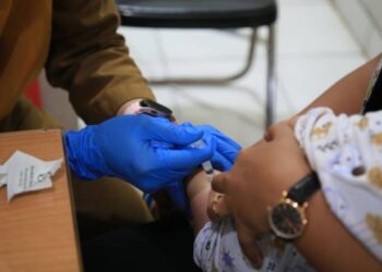 “Pedas Dikit” Menggoda Warga Kelapa Dua, Urus KIA dan KK Kini Bisa Tanpa Antre