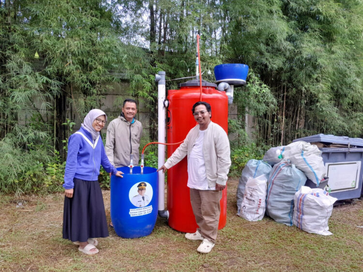 Di Tengah Darurat Sampah, Gubernur Banten Turun Tangan Beri Toren POC dan Biogas