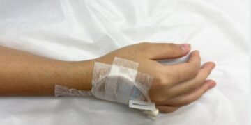 Hukum Infus dan Suntikan Saat Berpuasa: Apakah Sah Berpuasa?