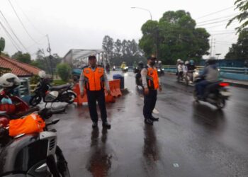 Pemkot Tangerang Tangani Darurat Turap Longsor di Kali Angke