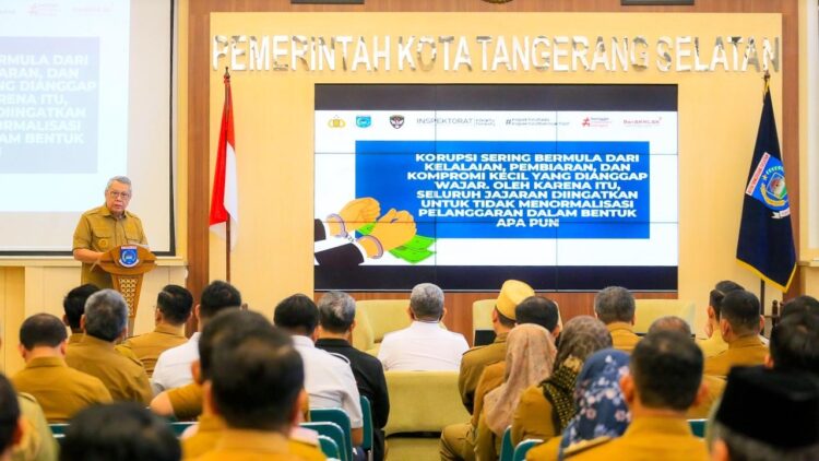 Gubernur Banten Terima Anugerah Indoposco atas Program Bangun Jalan Desa Sejahtera