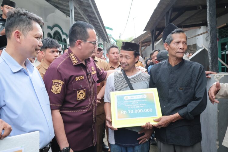 Pemkot Serang Respons Cepat Rumah Roboh di Kaligandu