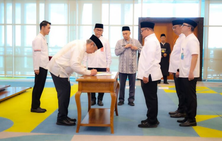 Wali Kota Tangsel Kukuhkan Ratusan Pejabat Baru