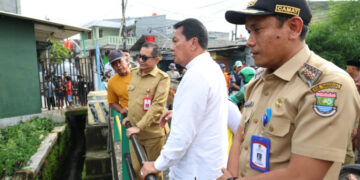 Bupati Tangerang Tinjau Kali Cirarab, Siap Lakukan Penurapan dan Normalisasi