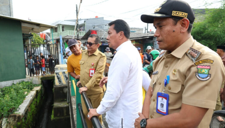 Bupati Tangerang Tinjau Kali Cirarab, Siap Lakukan Penurapan dan Normalisasi