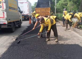 Pemkot Tangerang Perbaiki Jalan Marsekal Suryadarma Neglasari