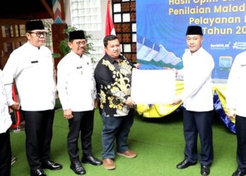 Dinas Pendidikan Kota Tangerang Raih Penghargaan Pelayanan Publik Terbaik